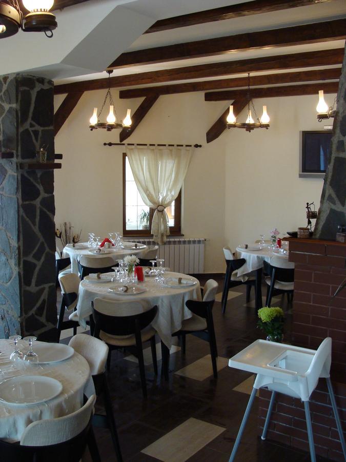 Pensiunea Taverna Bucium Iasi Exterior foto