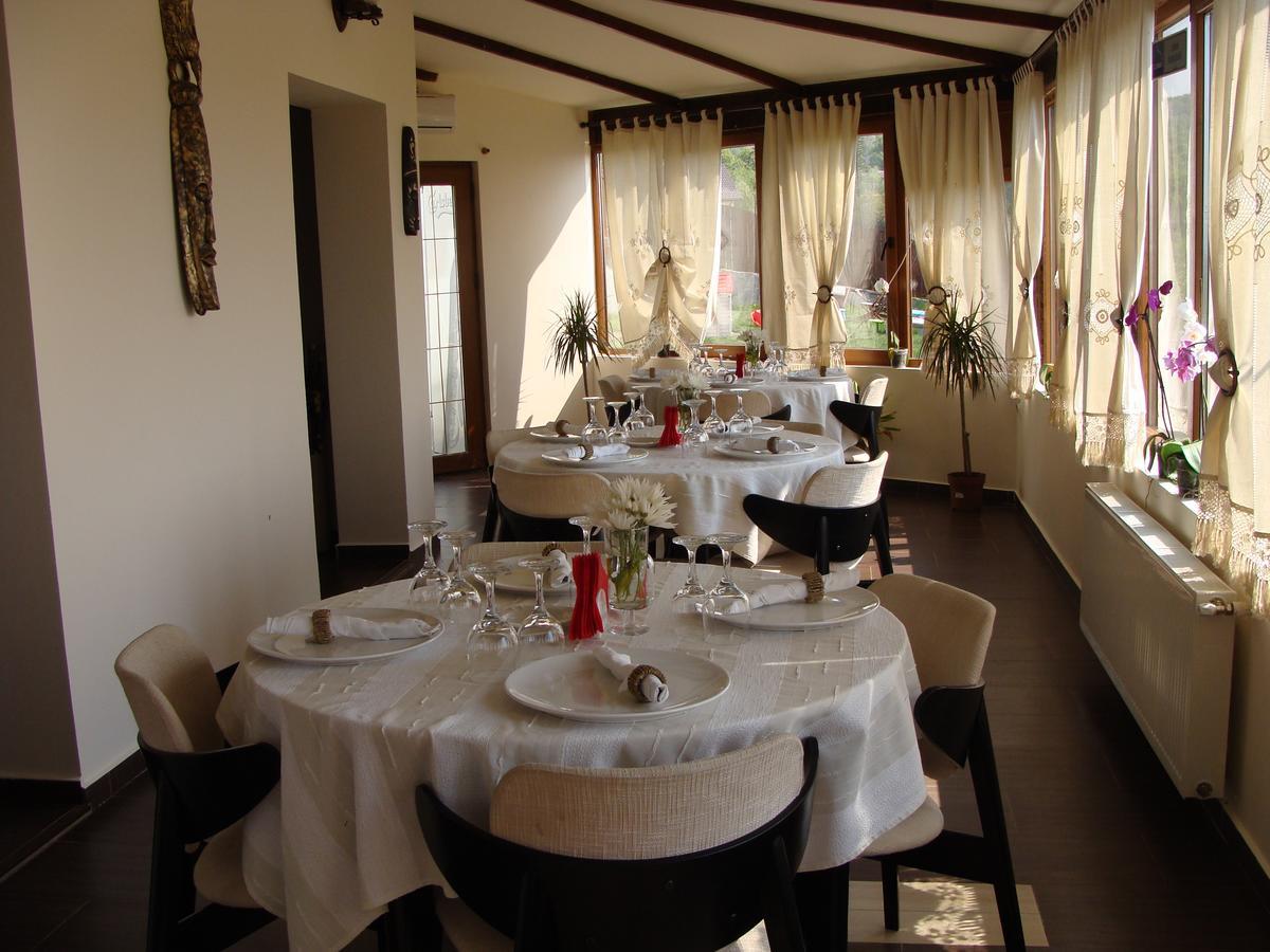Pensiunea Taverna Bucium Iasi Exterior foto