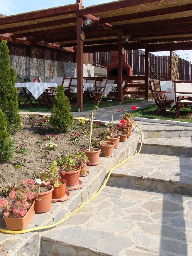 Pensiunea Taverna Bucium Iasi Exterior foto