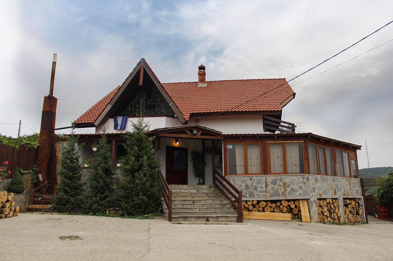 Pensiunea Taverna Bucium Iasi Exterior foto