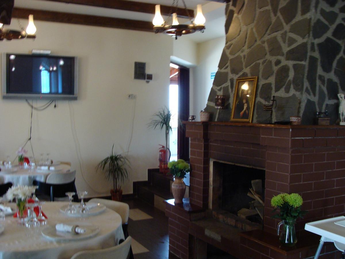 Pensiunea Taverna Bucium Iasi Exterior foto
