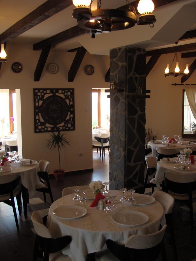 Pensiunea Taverna Bucium Iasi Exterior foto